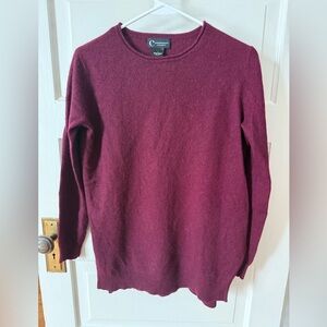 Bloomingdale's Cashmere Sweater in Rich Burgundy women’s size small
